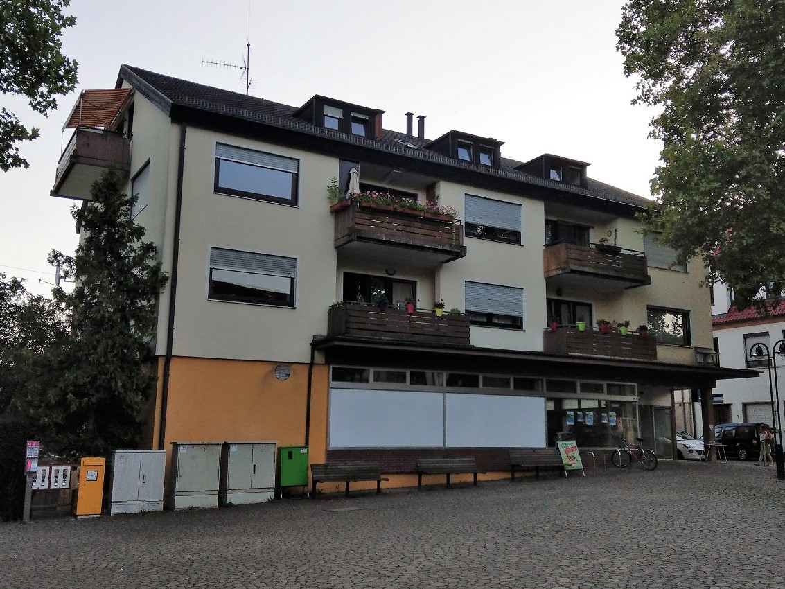 NEUN Balkone, SECHS Bauherren: andere Liga! – Vorher